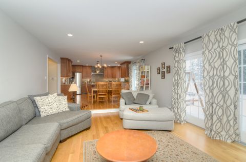 Tiny photo for 178 Bobwhite Court, Bloomingdale, IL 60108 (MLS # 12558435)