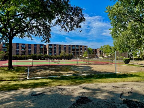 Tiny photo for 8974 N Western Avenue #409, Des Plaines, IL 60016 (MLS # 12498898)