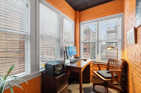 Tiny photo for 1351 W Sunnyside Avenue #2, Chicago, IL 60640 (MLS # 12604371)