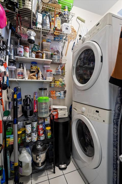 Tiny photo for 1351 W Sunnyside Avenue #2, Chicago, IL 60640 (MLS # 12604371)