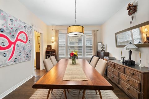 Tiny photo for 1351 W Sunnyside Avenue #2, Chicago, IL 60640 (MLS # 12604371)