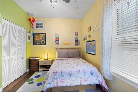 Tiny photo for 1351 W Sunnyside Avenue #2, Chicago, IL 60640 (MLS # 12604371)