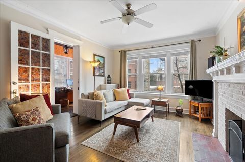 Tiny photo for 1351 W Sunnyside Avenue #2, Chicago, IL 60640 (MLS # 12604371)