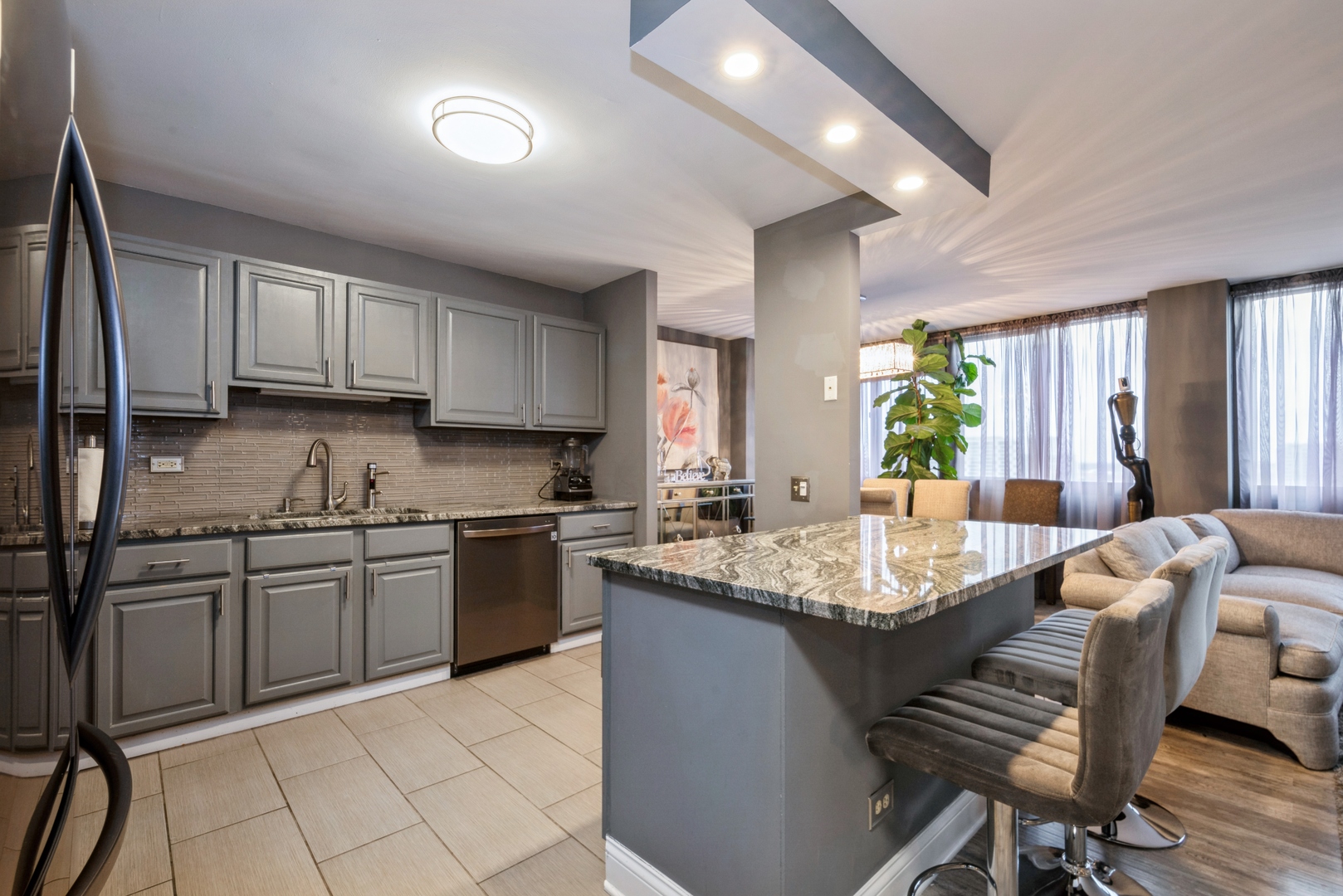4850 S Lake Park Avenue 1201