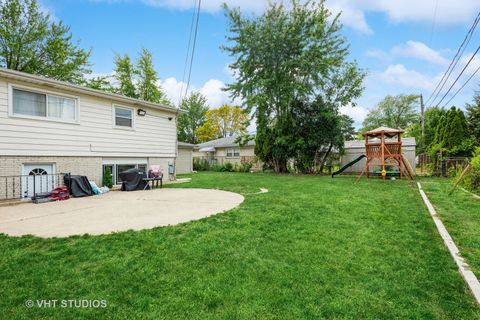 A home in Mount Prospect