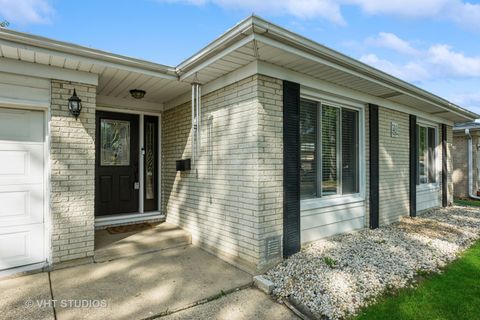 A home in Mount Prospect