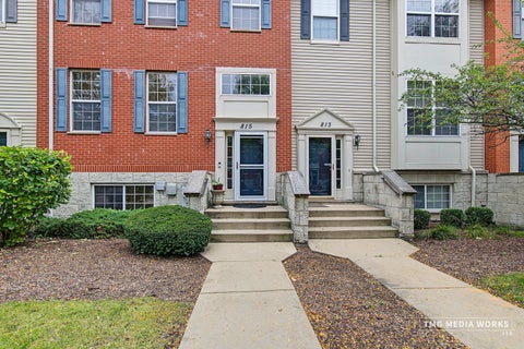 Tiny photo for 815 Lewisburg Lane, Aurora, IL 60504 (MLS # 12764144)
