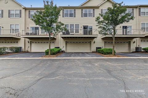 Tiny photo for 815 Lewisburg Lane, Aurora, IL 60504 (MLS # 12764144)