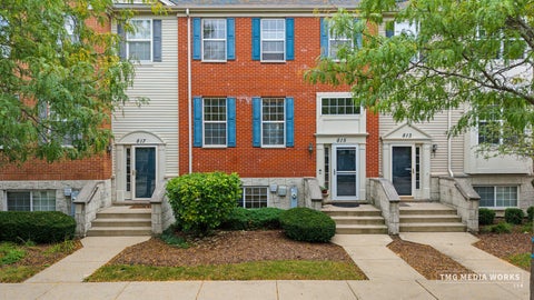 Tiny photo for 815 Lewisburg Lane, Aurora, IL 60504 (MLS # 12764144)