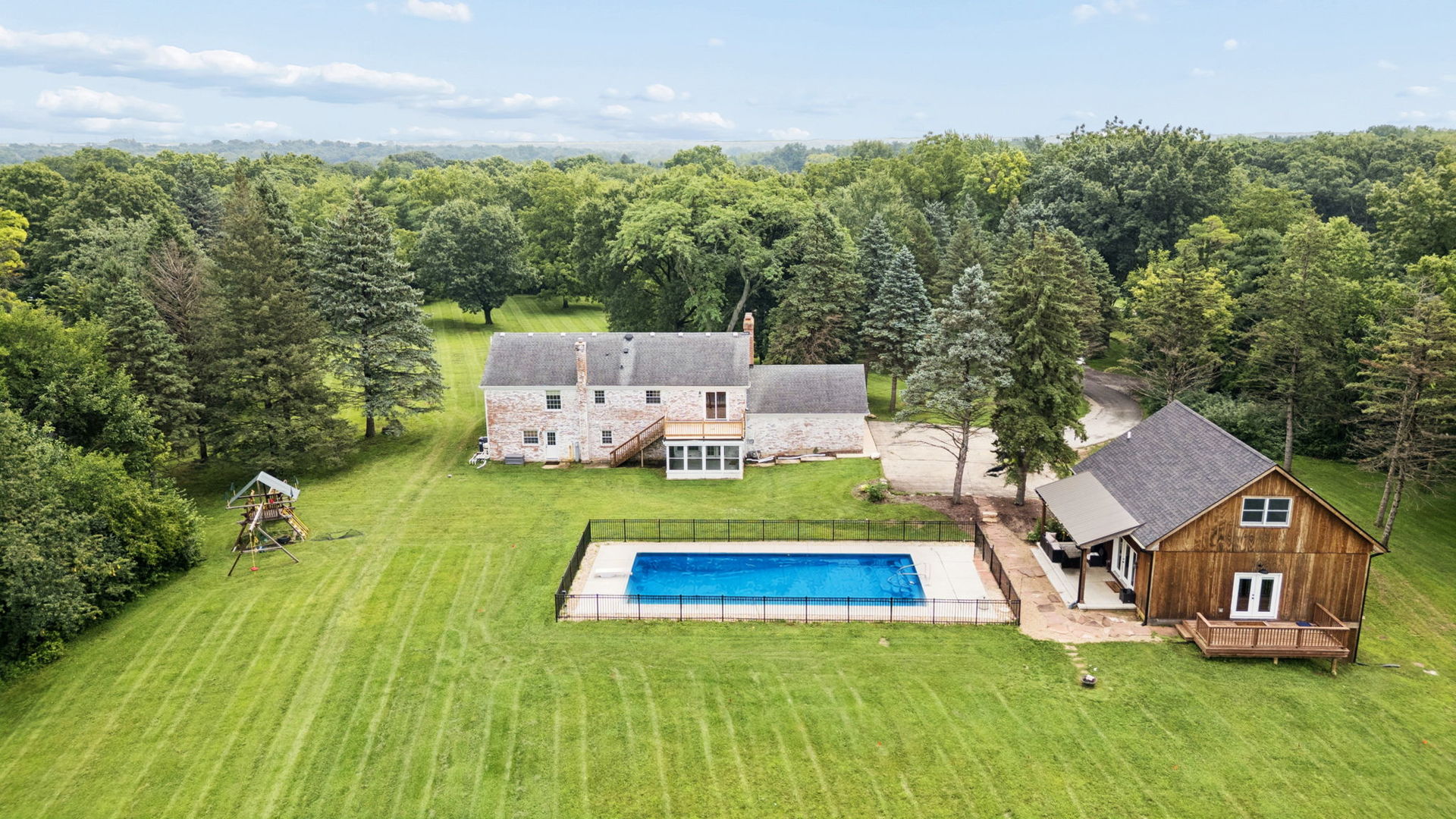 1N480 Indian Knoll Road