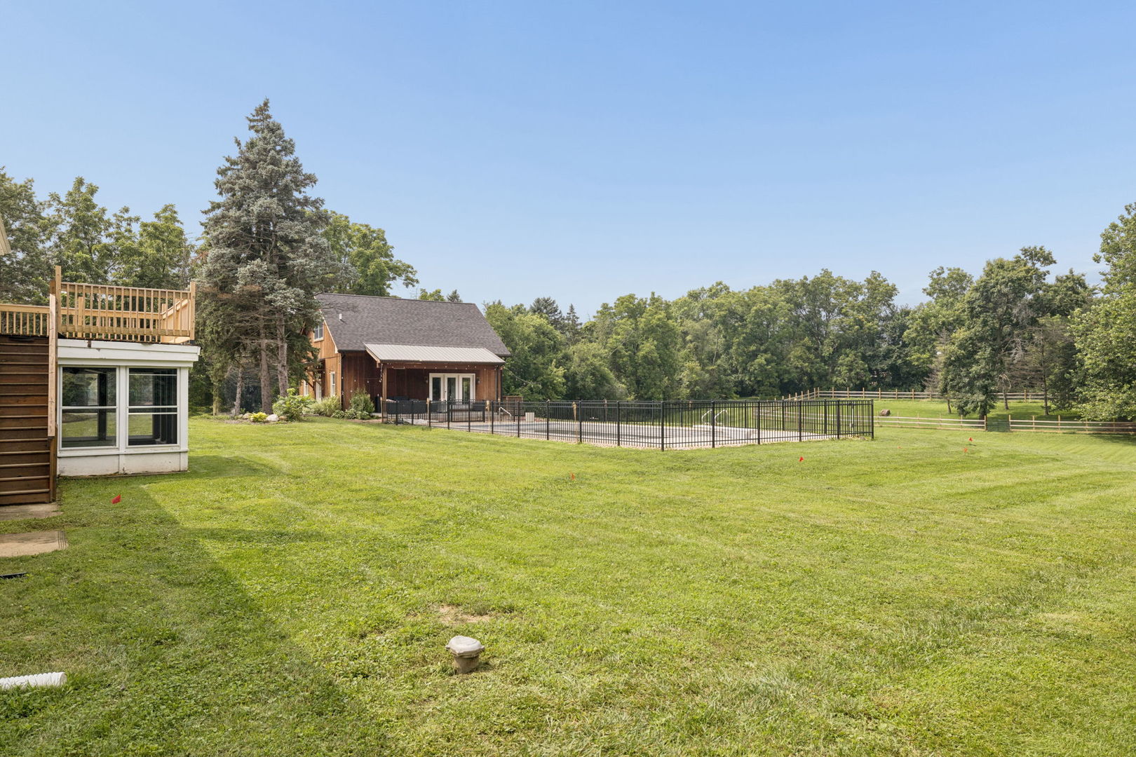 1N480 Indian Knoll Road