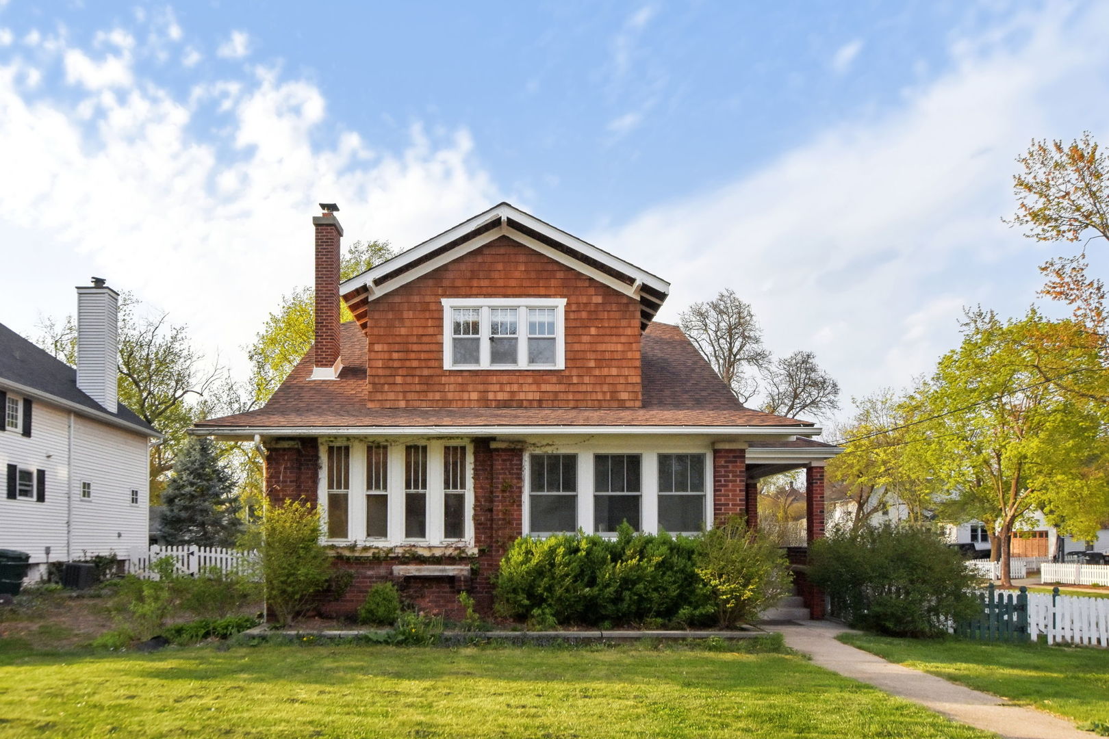 200 W Russell Street

                                                                             Barrington                                

                                    , IL - $649,900