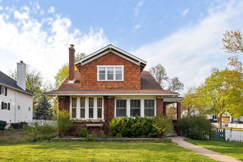200 W Russell Street Barrington IL 60010