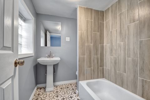 Tiny photo for 6336 S Saint Lawrence Avenue, Chicago, IL 60637 (MLS # 12500301)