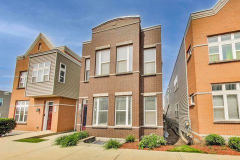 1900 N Laramie Avenue Chicago IL 60639