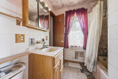 Tiny photo for 2131 W Exchange Street, Crete, IL 60417 (MLS # 12499496)