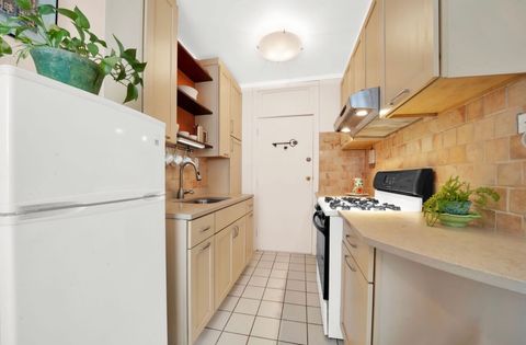 Tiny photo for 840 W Ainslie Street #2B, Chicago, IL 60640 (MLS # 12570421)