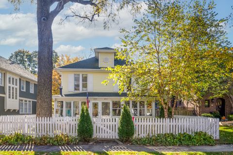 Photo of Lake Bluff, IL 60044 (MLS # 12506866)