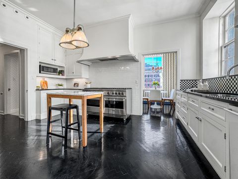 Tiny photo for 1260 N Astor Street #7, Chicago, IL 60610 (MLS # 12598988)