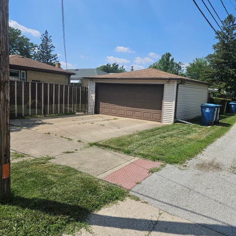 Tiny photo for 573 Gordon Avenue, Calumet City, IL 60409 (MLS # 12699730)