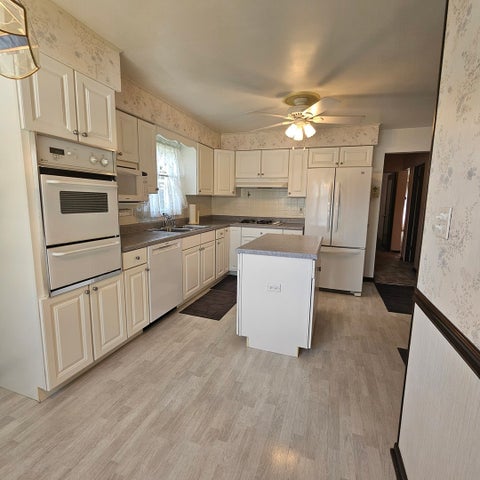Tiny photo for 573 Gordon Avenue, Calumet City, IL 60409 (MLS # 12699730)