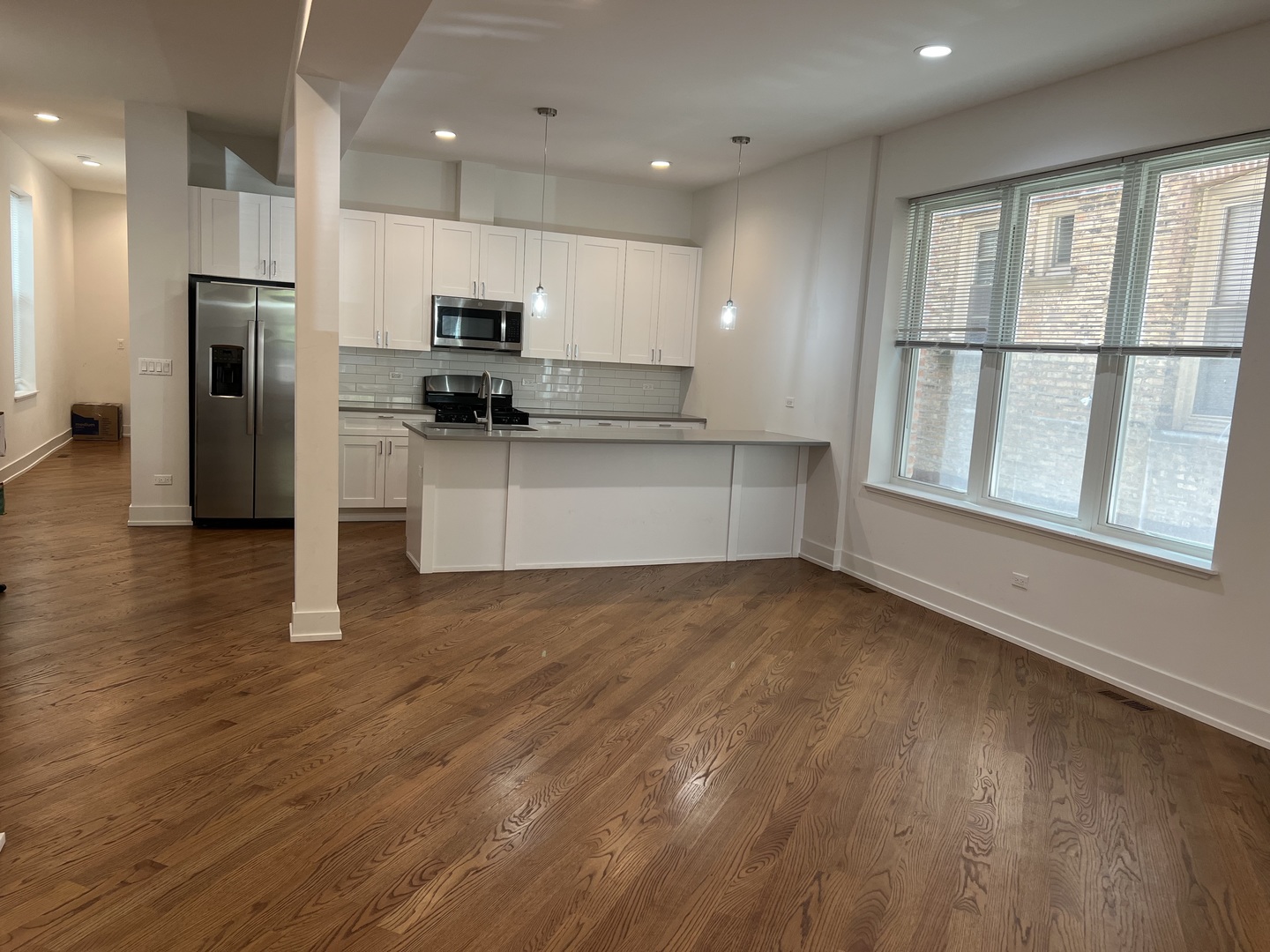2205 W Iowa Street 1F