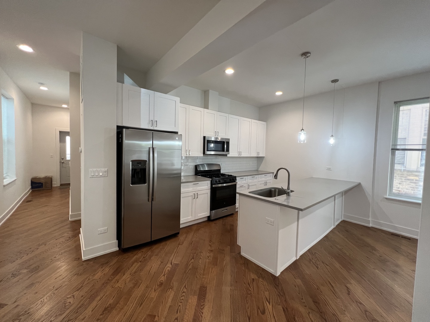 2205 W Iowa Street 1F