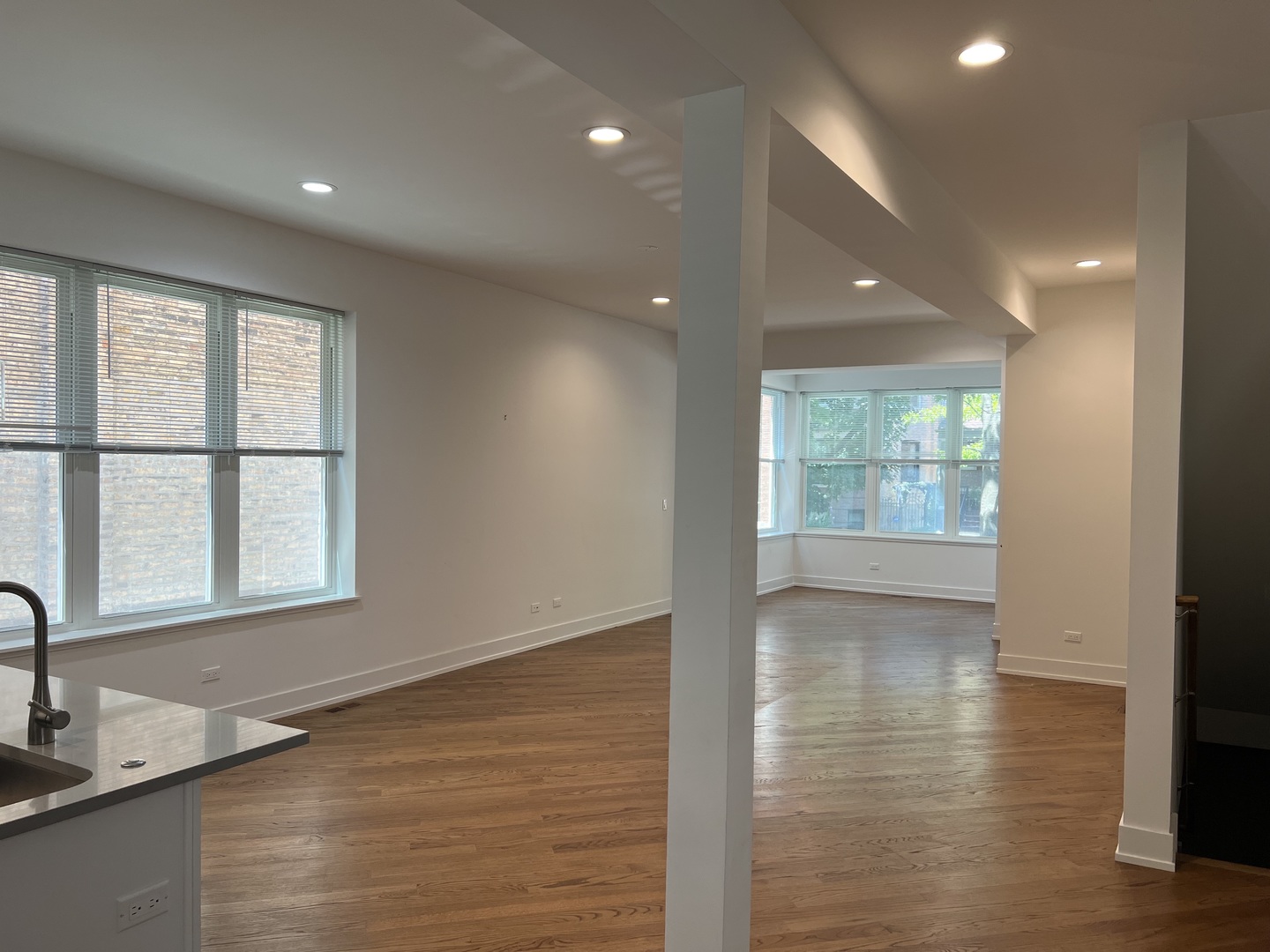 2205 W Iowa Street 1F