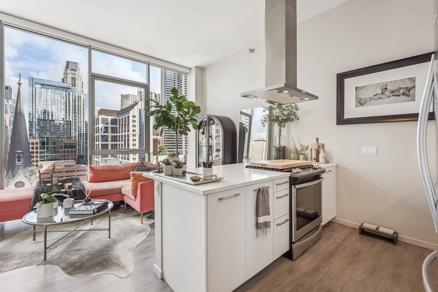 8 E Huron Street 1401