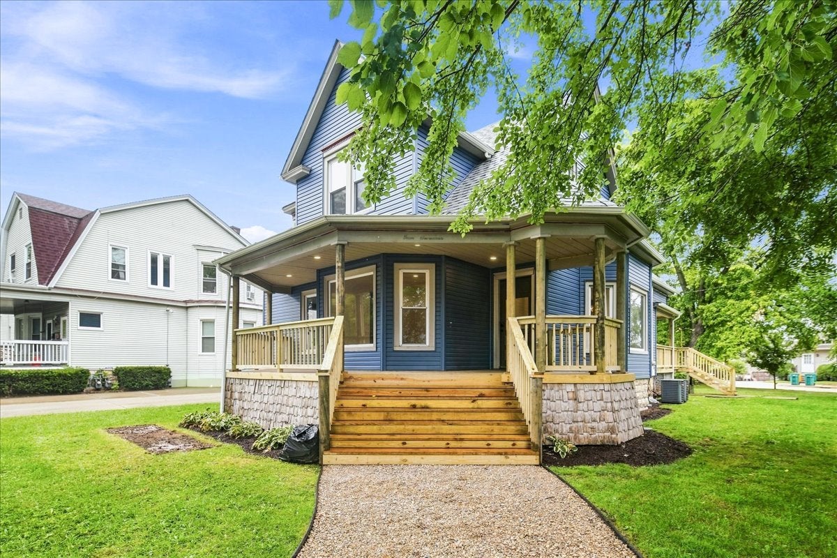 417 BUELL Avenue
