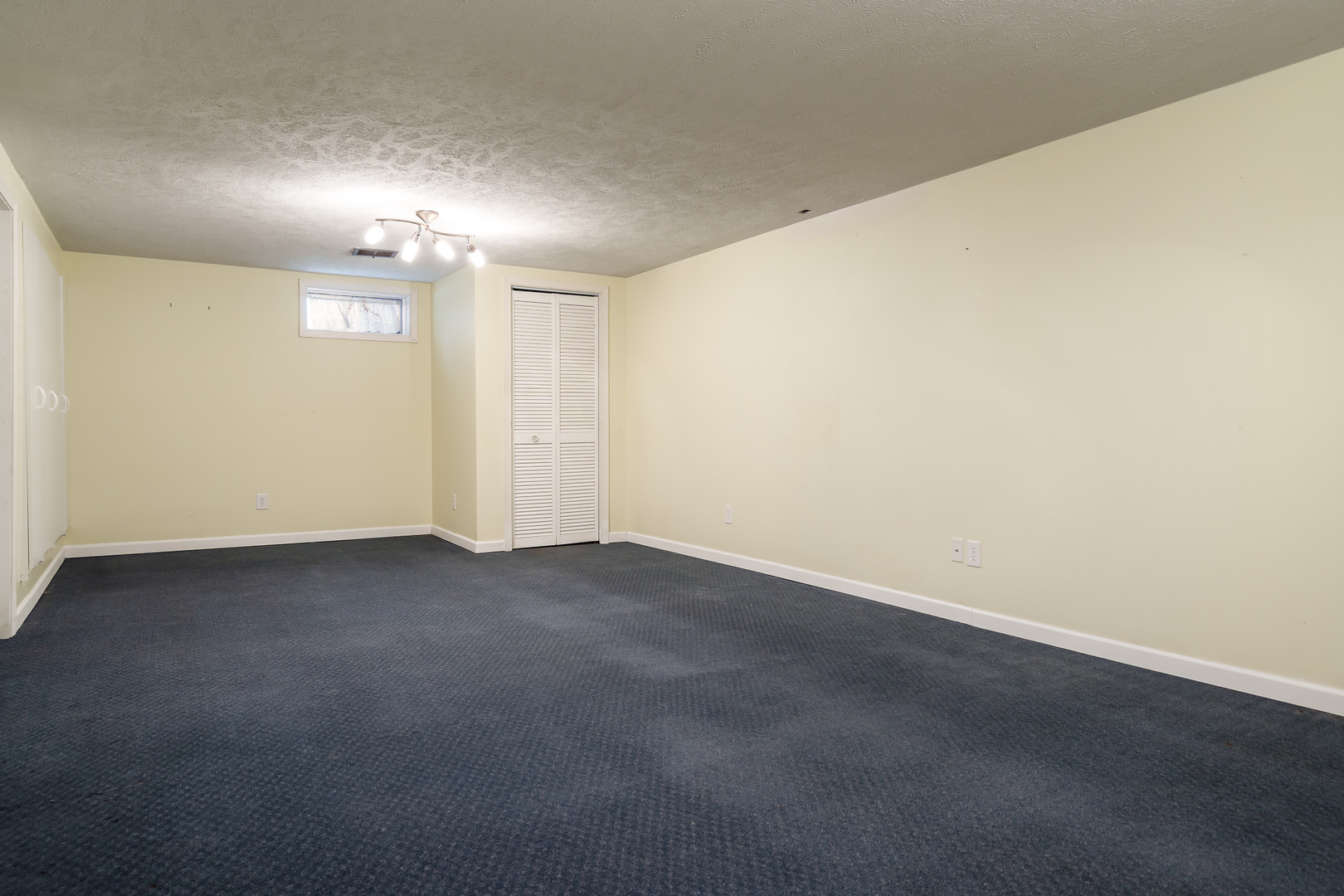 Loves Park, Illinois 61111, United States, 4 Bedrooms Bedrooms, ,3 BathroomsBathrooms,Residential,Active,244828