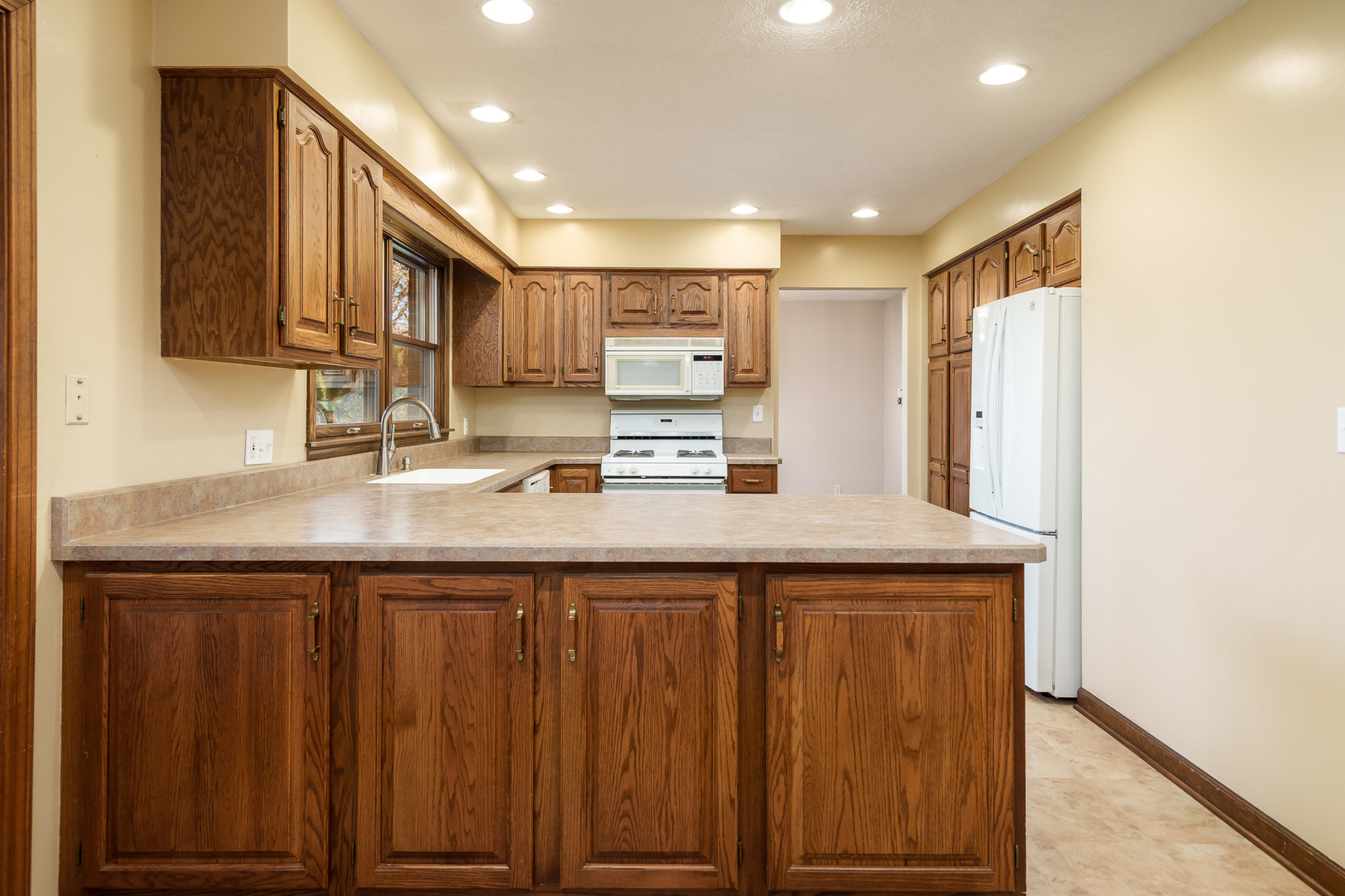 Loves Park, Illinois 61111, United States, 4 Bedrooms Bedrooms, ,3 BathroomsBathrooms,Residential,Active,244828