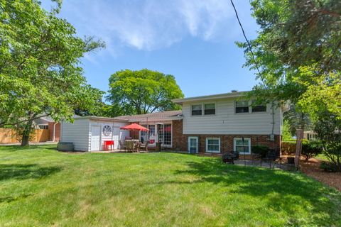 Tiny photo for 956 Brookside Lane, Deerfield, IL 60015 (MLS # 12438441)