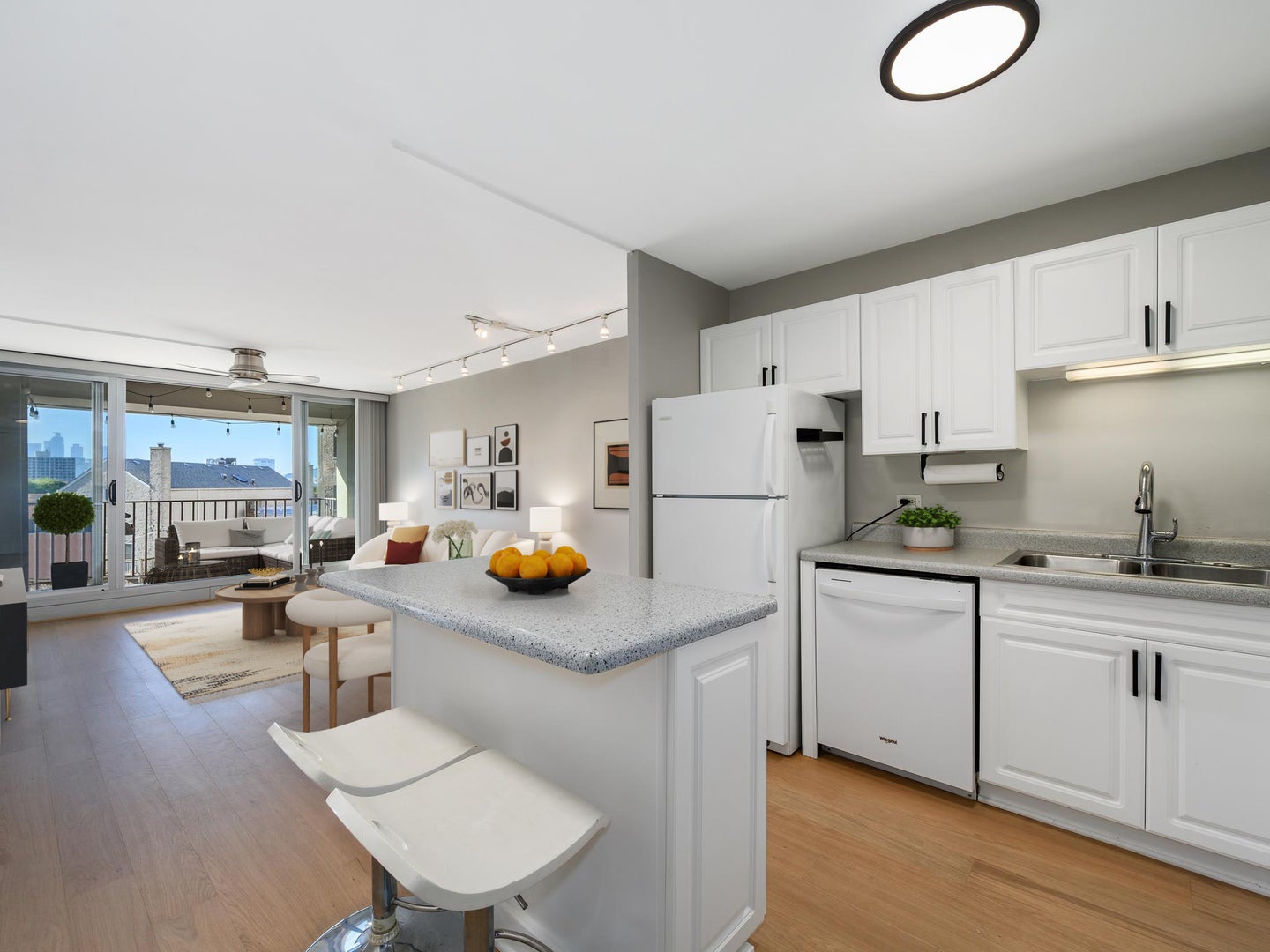 1960 N Lincoln Park West Avenue 506