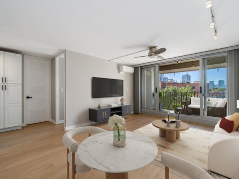 Tiny photo for 1960 N Lincoln Park West Avenue #506, Chicago, IL 60614 (MLS # 12783713)