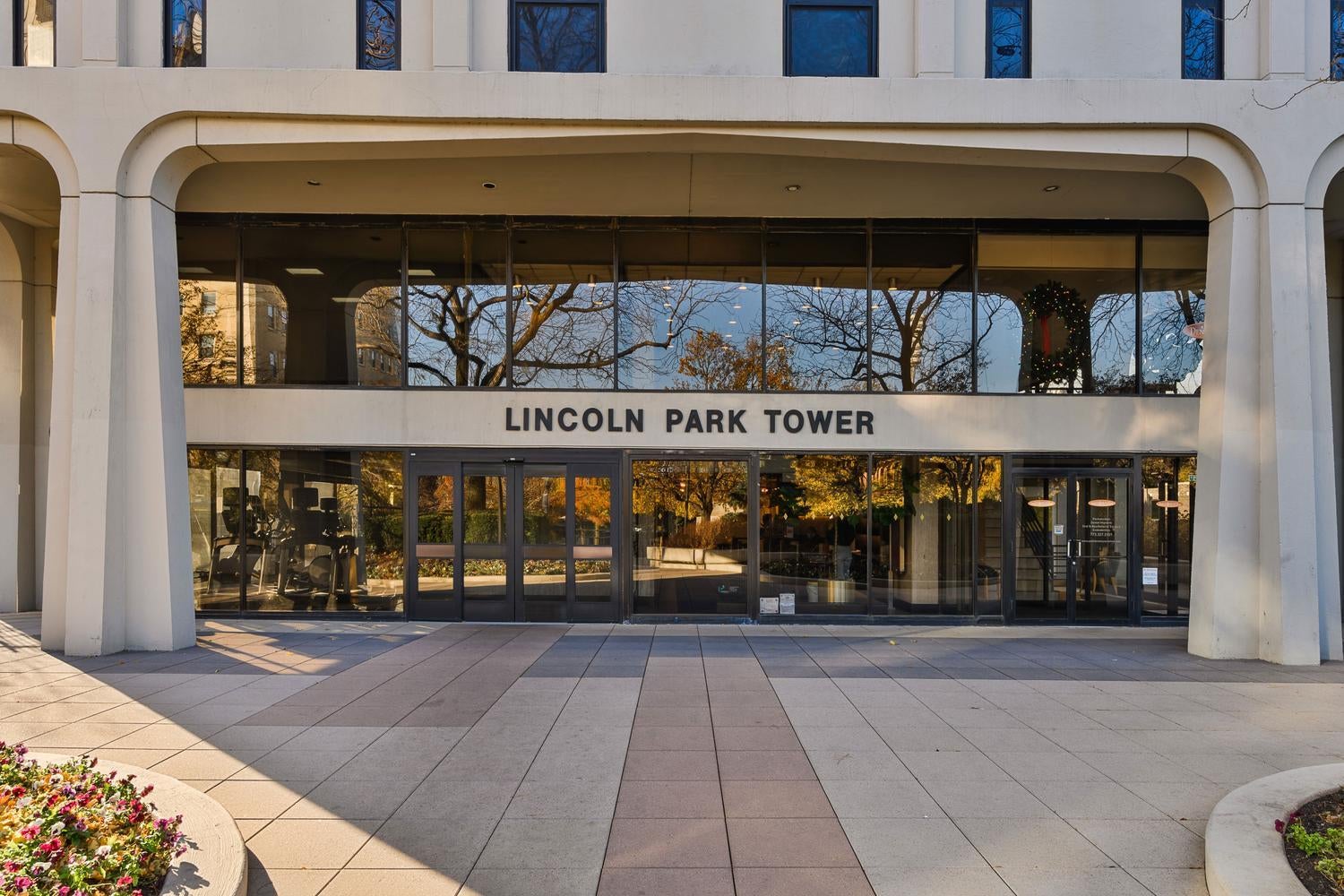 1960 N Lincoln Park West Avenue 506
