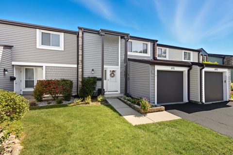 Photo of 691 Lakeside Circle Drive, Wheeling, IL 60090 (MLS # 12474229)
