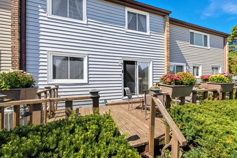 Tiny photo for 691 Lakeside Circle Drive, Wheeling, IL 60090 (MLS # 12474229)