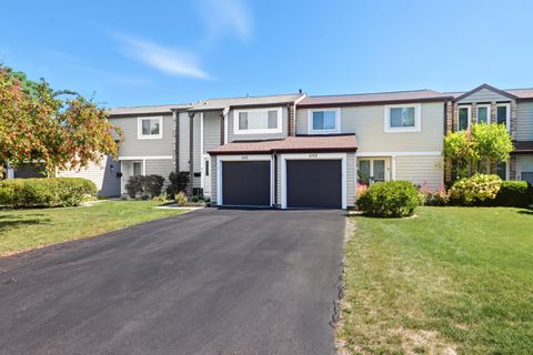 Tiny photo for 691 Lakeside Circle Drive, Wheeling, IL 60090 (MLS # 12474229)