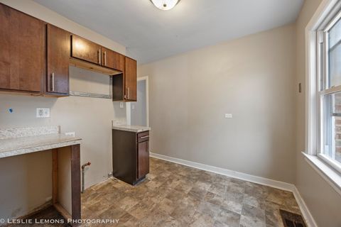 Tiny photo for 7162 N MOODY Avenue, Chicago, IL 60646 (MLS # 12589615)