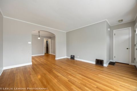 Tiny photo for 7162 N MOODY Avenue, Chicago, IL 60646 (MLS # 12589615)