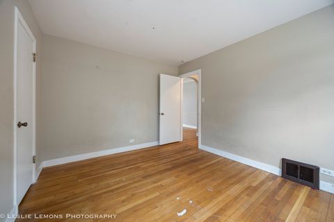 Tiny photo for 7162 N MOODY Avenue, Chicago, IL 60646 (MLS # 12589615)