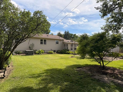 Tiny photo for 5640 W 84th Street, Burbank, IL 60459 (MLS # 12667570)