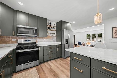 Tiny photo for 5640 W 84th Street, Burbank, IL 60459 (MLS # 12667570)