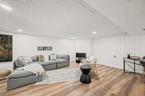 Tiny photo for 5640 W 84th Street, Burbank, IL 60459 (MLS # 12667570)