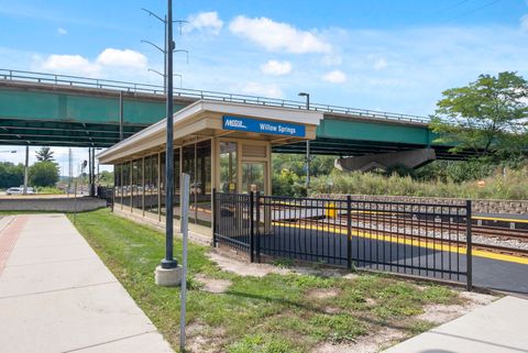 Tiny photo for 400 VILLAGE Circle #108, Willow Springs, IL 60480 (MLS # 12574868)