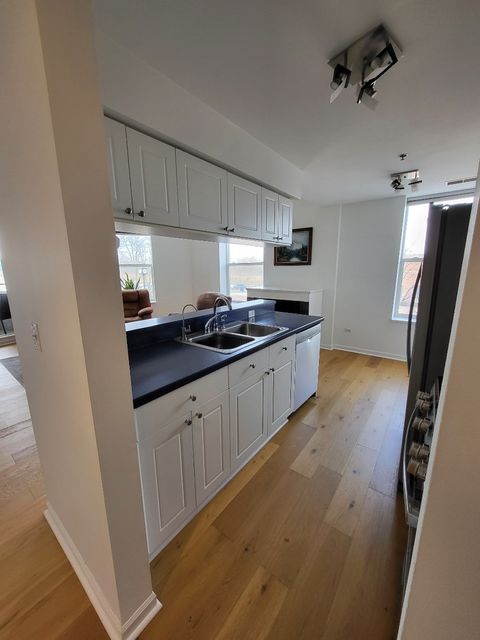 Tiny photo for 400 VILLAGE Circle #108, Willow Springs, IL 60480 (MLS # 12574868)