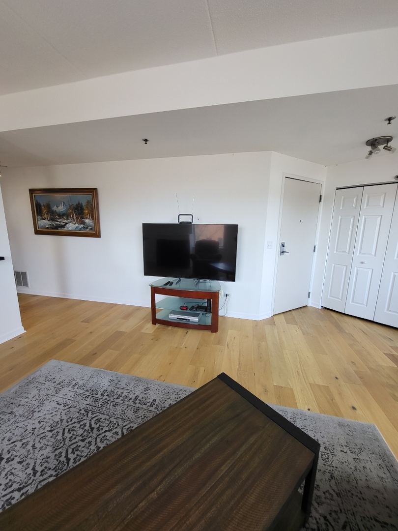 400 VILLAGE Circle 108