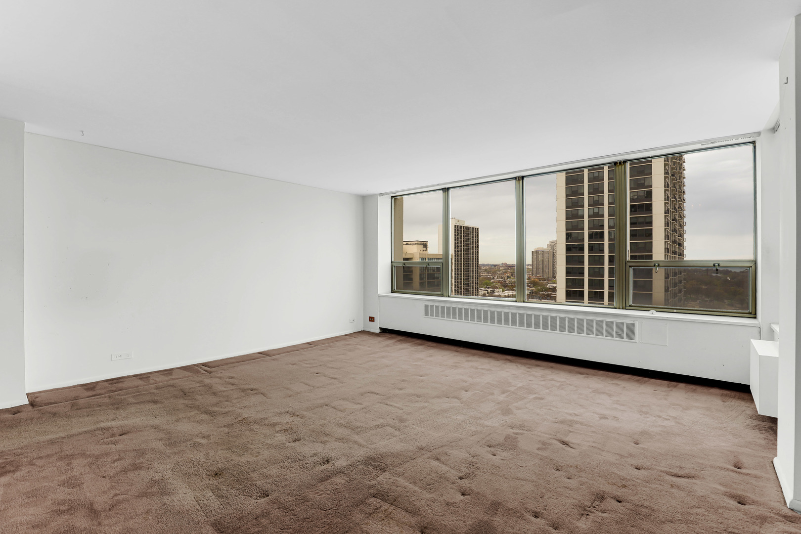 1460 N Sandburg Terrace 2008A