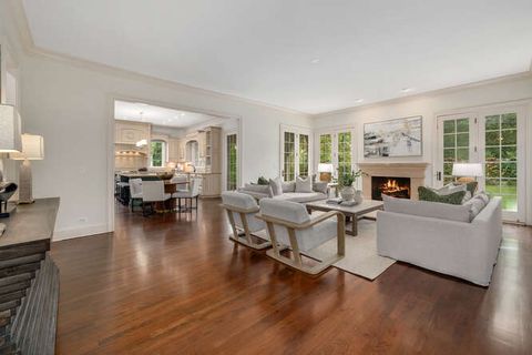 Tiny photo for 210 W Hickory Street, Hinsdale, IL 60521 (MLS # 12453006)